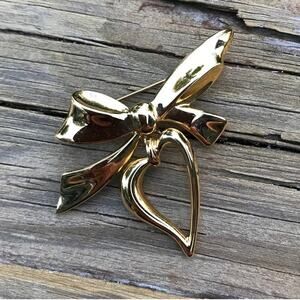 Vintage Signed Monet Gold Tone Bow and Dangle Heart Brooch